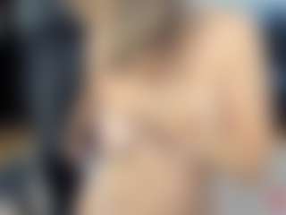 Live cam show with SquirtNalia - Athletic Middle Aged on xplaylive.com