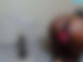 Spettacolo in cam dal vivo con FemboyJ - Tease su Camsoda