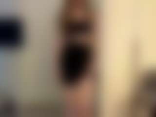 Live cam show with Lana - Hairy Pussy on TastyBlacksLive