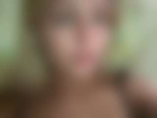 Live cam show with ReneaRichardt - Green Eyes on Latina Girls