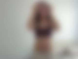Live cam show with Anna - Average on Camming Site