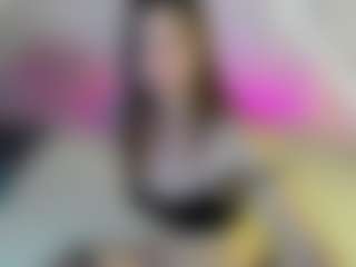 Live cam show with Elly-Blo0m - Little on Camsoda