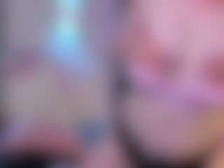 Live cam show with Elly-Blo0m - Pretty on LiveSexCams6