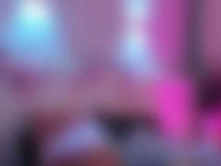 Live cam show with Elly-Blo0m - Teasing on Camsoda