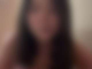 Nelly MILF webcam performer live streaming