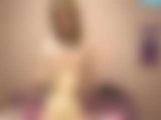 Live cam show with GiseleMemmer - Average on Camsoda