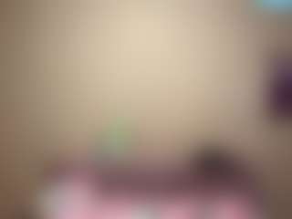 Live cam show with GiseleMemmer - College Mature on TeamSkeetLive