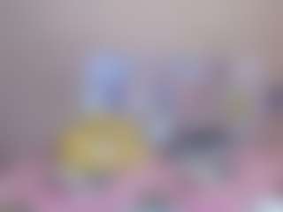 Live cam show with GiseleMemmer - Granny on StripNow
