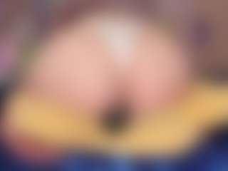 Live cam show with GiseleMemmer - Granny Dildo on xplaylive.com
