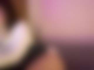 Live cam show with Lara - Upskirt on CamSodaAdn