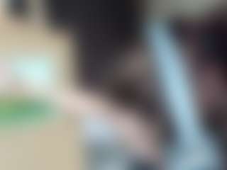 Live cam show with Flora - Petite on Camsoda