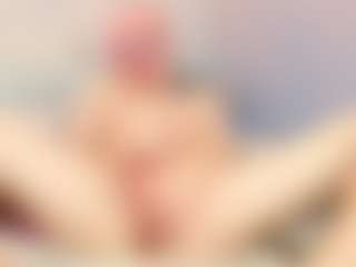 Live cam show with Axell-stone - Blowjob on SquirtSoMuch