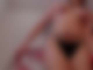 Live cam show with Coraline-bush - Green Eyes on instabang