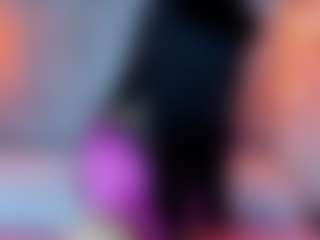 Live cam show with Leah-Brm - Thin on Camsoda