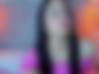 Live cam show with Leah-Brm - New Petite on livesuperchat.net