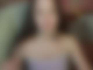 Live cam show with AshleyAmor - Skinny on Milf Play