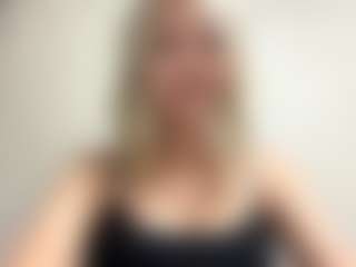 Live cam show with DevoraKolwyck - Striptease Granny on Camsoda