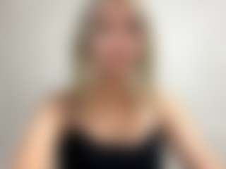 Live cam show with DevoraKolwyck - Granny on CamClone