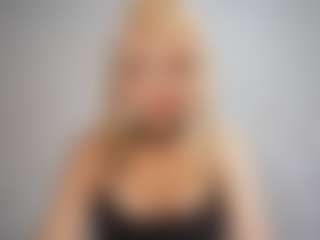Live cam show with DevoraKolwyck - Striptease Granny on Livezox