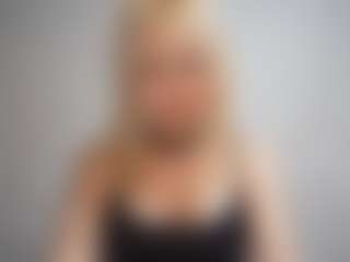 Live cam show with DevoraKolwyck - Granny Blonde Hair on liverealitysex.com