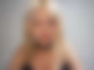Live cam show with DevoraKolwyck - Spy Granny on Camsoda