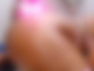 queenzhara's Live Sex Cam Show