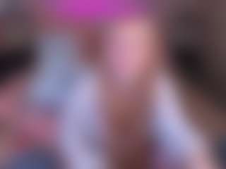 Live cam show with AshleyBurke - Blonde Hair on googirlz