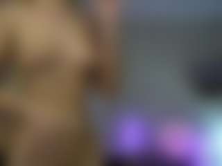 Live cam show with DezireDoly - Blue Eyes on Latina Girls