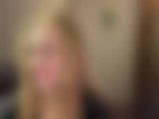 Live cam show with HillaryKoetter - Blonde Hair on Camsoda