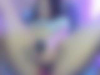 Live cam show with Nezukoks - Public on Stripli.com