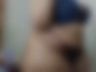 Live cam show with thicktash - Drinking on Milfs Live