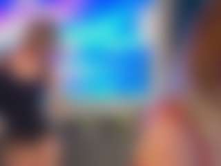 Live-Cam-Show mit CharityBorneman - Spank auf Camsoda