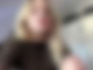 Live cam show with FreddaChase - New Shaved Pussy on SinfulBabes