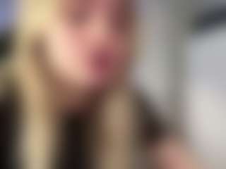 Live cam show with FreddaChase - Blonde Hair College on Camsoda