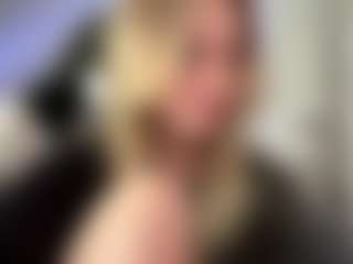 Live cam show with FreddaChase - Blonde Hair Fetish on Camsoda
