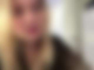 Spettacolo in cam dal vivo con FreddaChase - Flashing su Camsoda