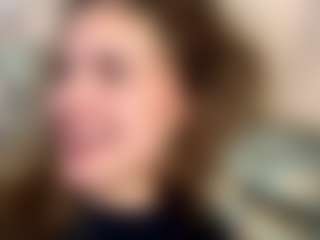Live cam show with Zoe - New Brown Eyes on livesuperchat.net