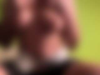 Live cam show with Overshine - Average on StripNow