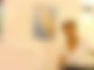 Live cam show with Zendayaa - Ebony Petite on livesuperchat.net