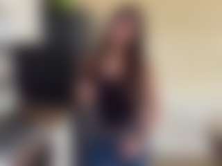 Live cam show with Marnera - Petite on Camsoda