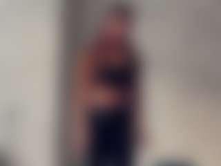 Live cam show with Marnera - Shaved on CamClone