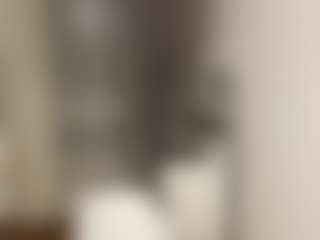 Live cam show with SavannaScallion - Green Eyes on Gym Cam Girls