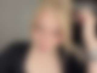Live cam show with Emma - Bedroom Big Tits on xxxlivecams.org