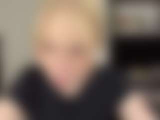 Live cam show with Emma - Blue Eyes on TeamSkeetLive