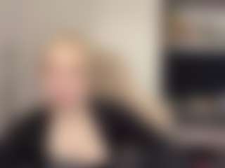 Live cam show with Emma - Thin on Dolls Live
