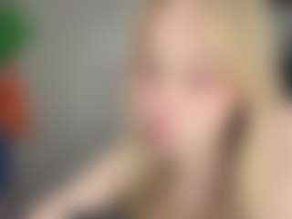 Live cam show with Emma - Petite Teen (18+) on Camsoda