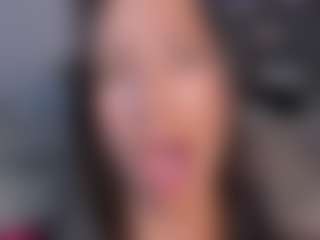 Live cam show with CarolineeM - Nipple Piercings on SquirtSoMuch