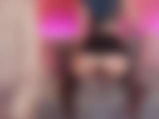 Live cam show with ElisWild - Smoking on Dare Cams