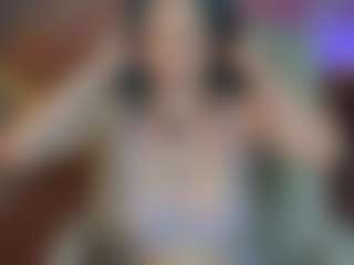 Live cam show with ElisWild - Green Eyes on Mixed Magazine Live
