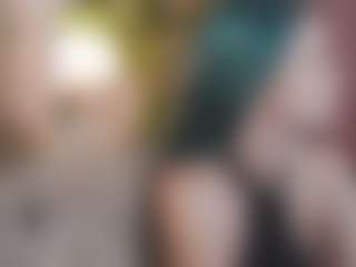 ElisWild's Live Sex Cam Show